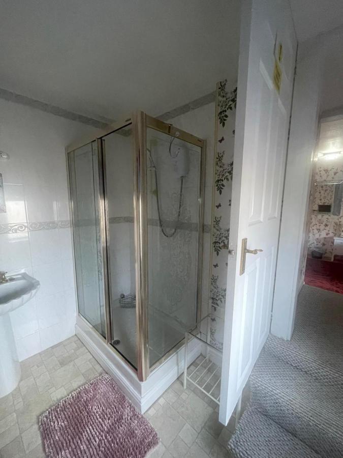 Redwood Lodge Уэстбери Экстерьер фото