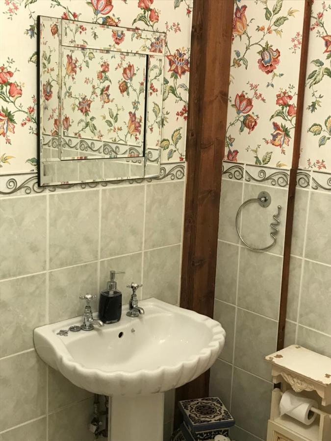 Redwood Lodge Уэстбери Экстерьер фото