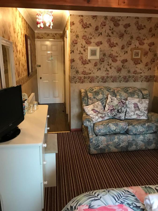 Redwood Lodge Уэстбери Экстерьер фото
